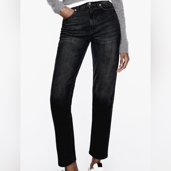 New Zara Mom Fit Jean - Picture 6 of 6